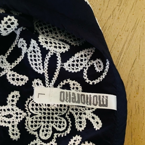 NWOT Monoreno Navy And White Tunic With Slits In The Arms Size L. - Picture 6 of 6